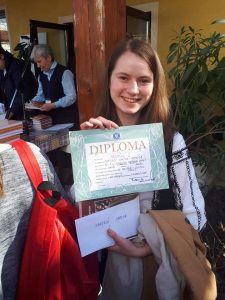 Read more about the article Farțadi Monica – olimpica la religie
